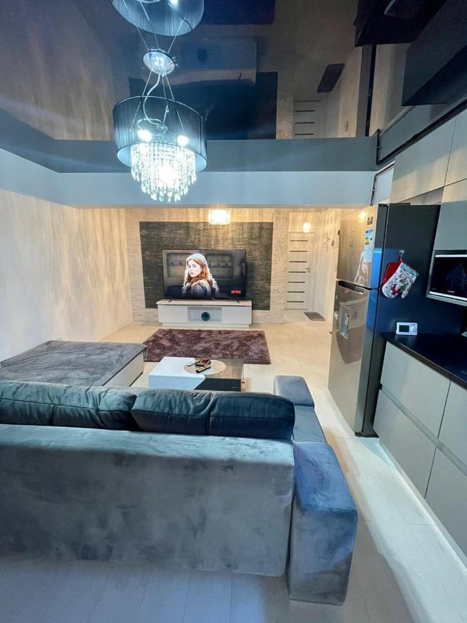 Ademi Apartment Нэводари Экстерьер фото