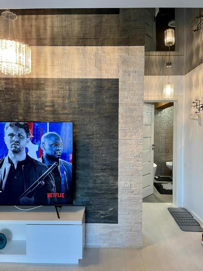 Ademi Apartment Нэводари Экстерьер фото