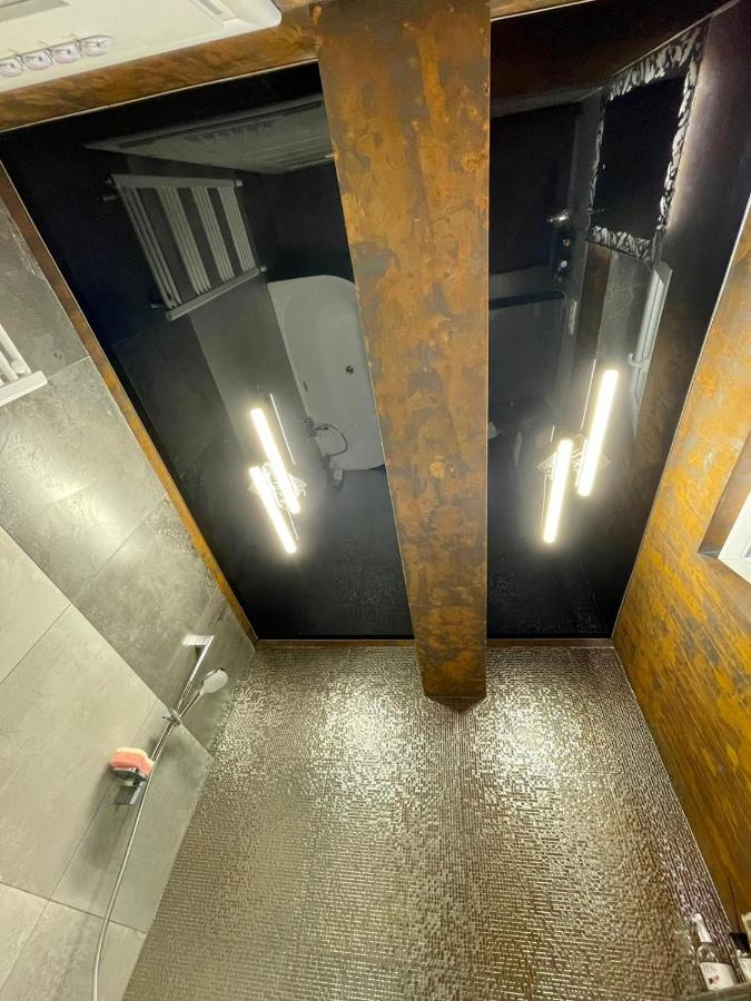 Ademi Apartment Нэводари Экстерьер фото